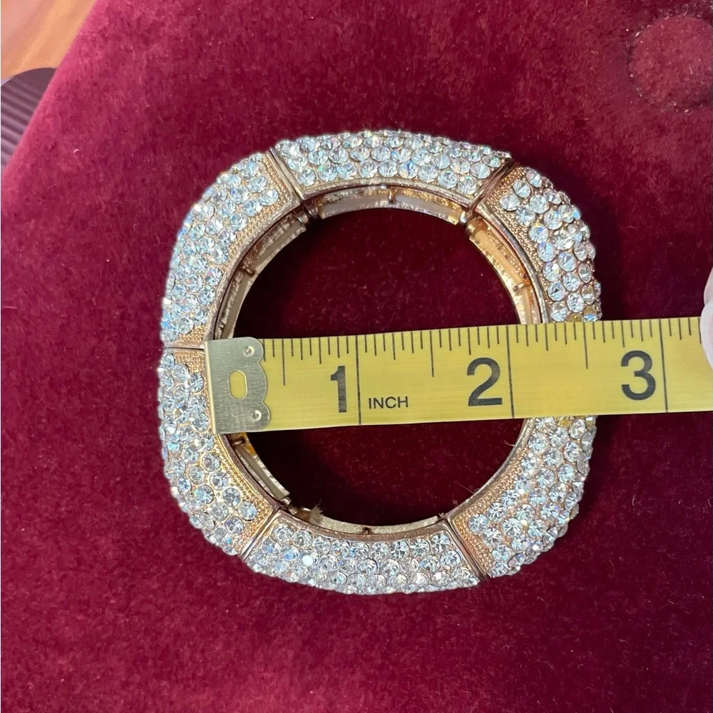 ☀️SALE☀️VGC Vintage Bracelet & Earrings Set Rhinestones Gold Tone. Glamorous ✨ - Picture 6 of 11